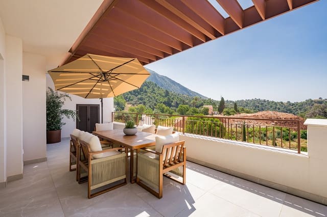 3 chambre Penthouse à vendre à Istán avec piscine garage - 945 000 € (Ref: 9145463)