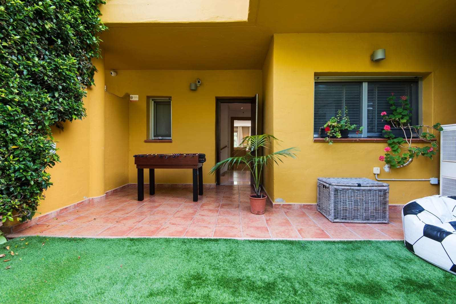 2 soverom Hus til salgs i Marbella med svømmebasseng garasje - € 850 000 (Ref: 9145464)