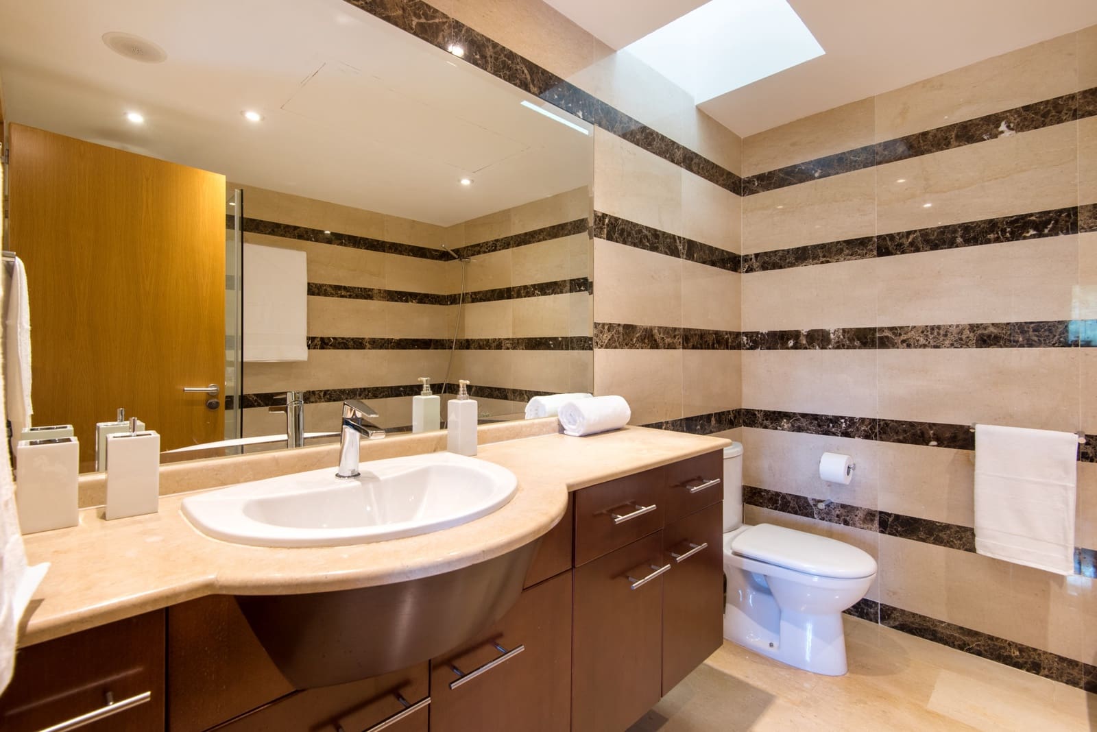 2 soverom Hus til salgs i Marbella med svømmebasseng garasje - € 850 000 (Ref: 9145464)