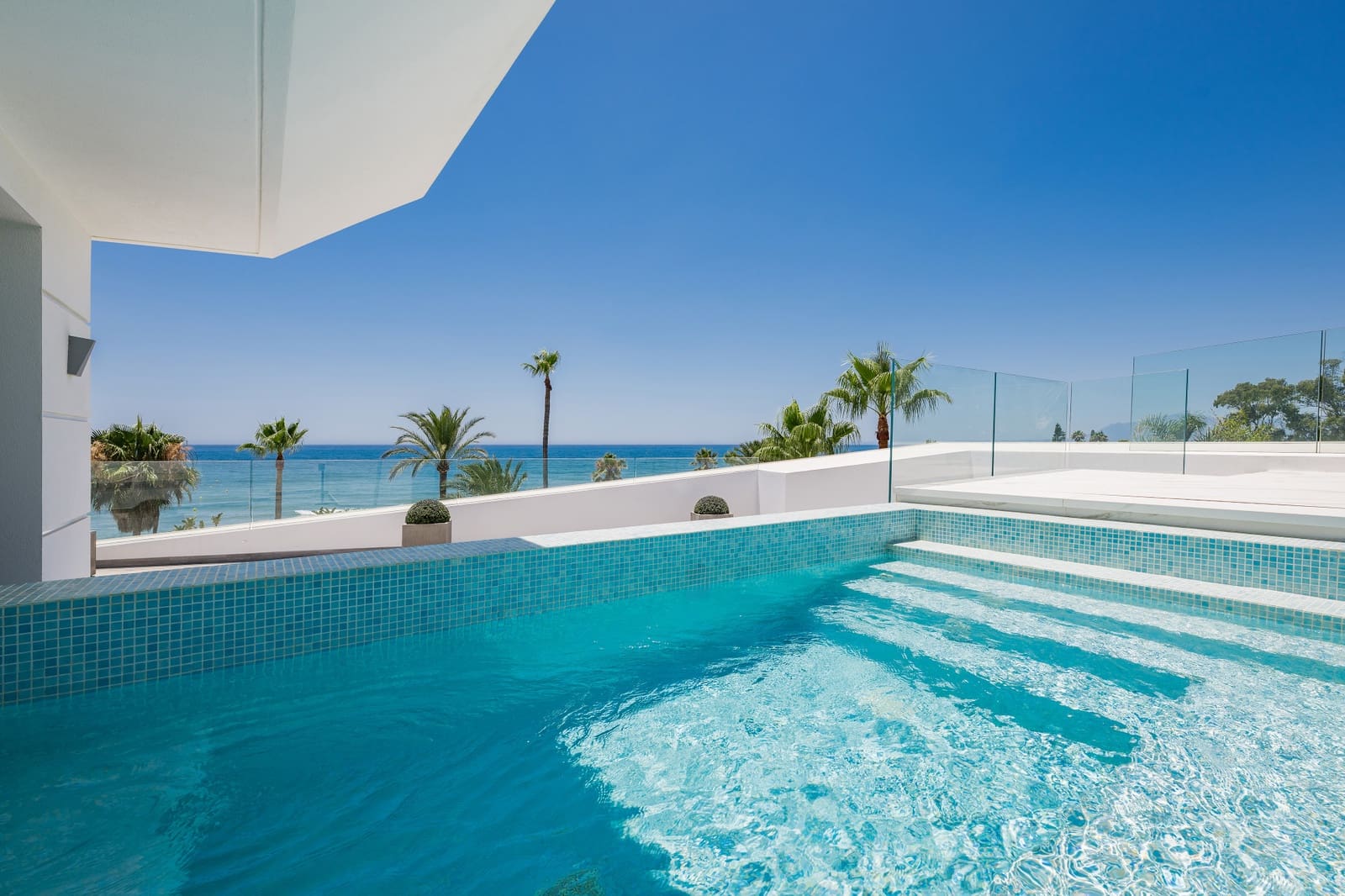 6 soveværelse Villa til salg i Marbella med swimmingpool garage - € 11.950.000 (Ref: 9146994)