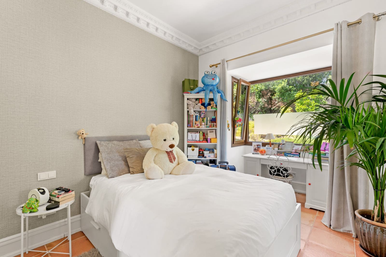 5 bedroom Villa for sale in Golden Mile with pool garage - € 3,850,000 (Ref: 9146995)