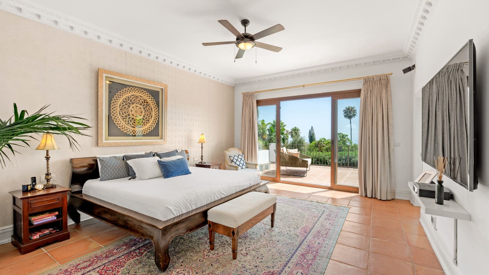 5 bedroom Villa for sale in Golden Mile with pool garage - € 3,850,000 (Ref: 9146995)