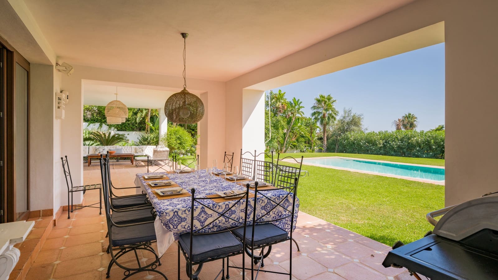 5 bedroom Villa for sale in Golden Mile with pool garage - € 3,850,000 (Ref: 9146995)
