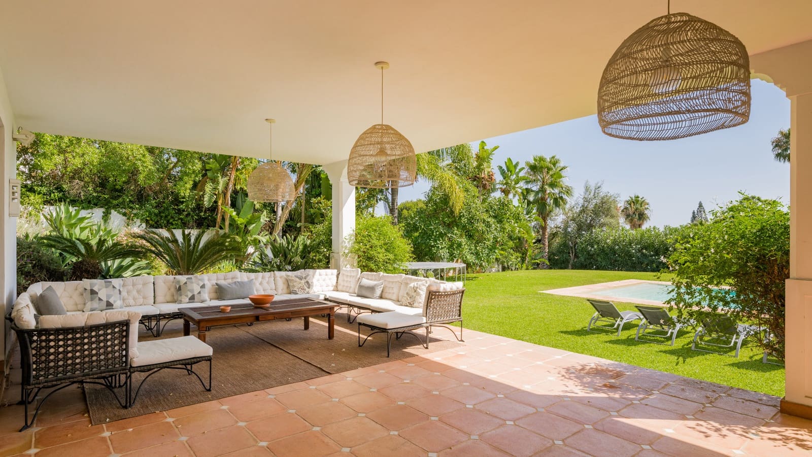 5 bedroom Villa for sale in Golden Mile with pool garage - € 3,850,000 (Ref: 9146995)