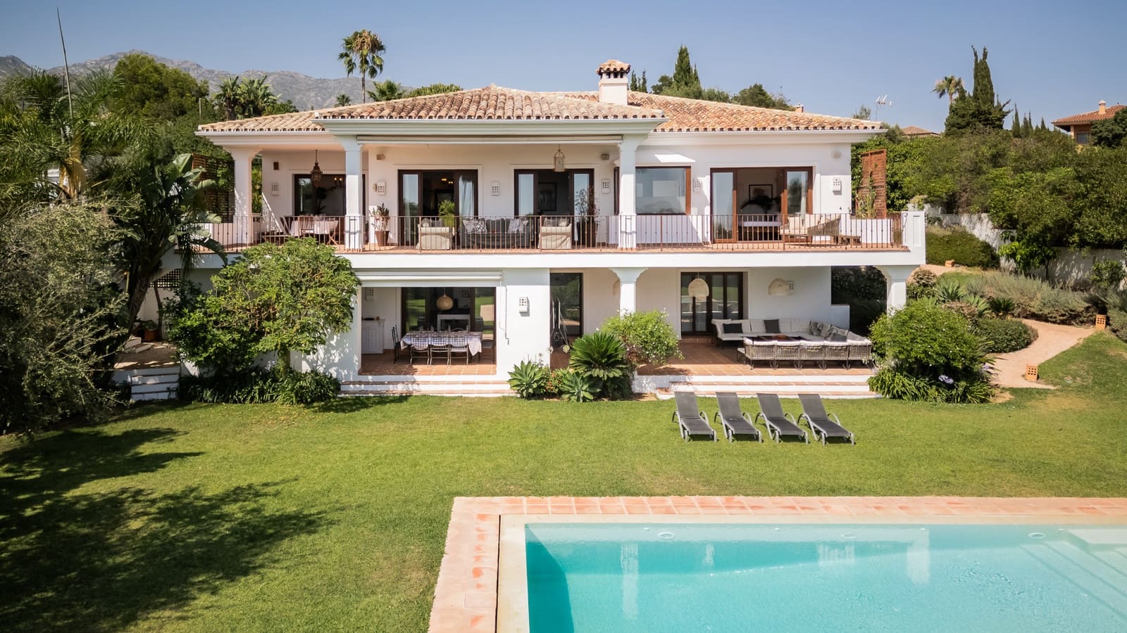 5 bedroom Villa for sale in Golden Mile with pool garage - € 3,850,000 (Ref: 9146995)
