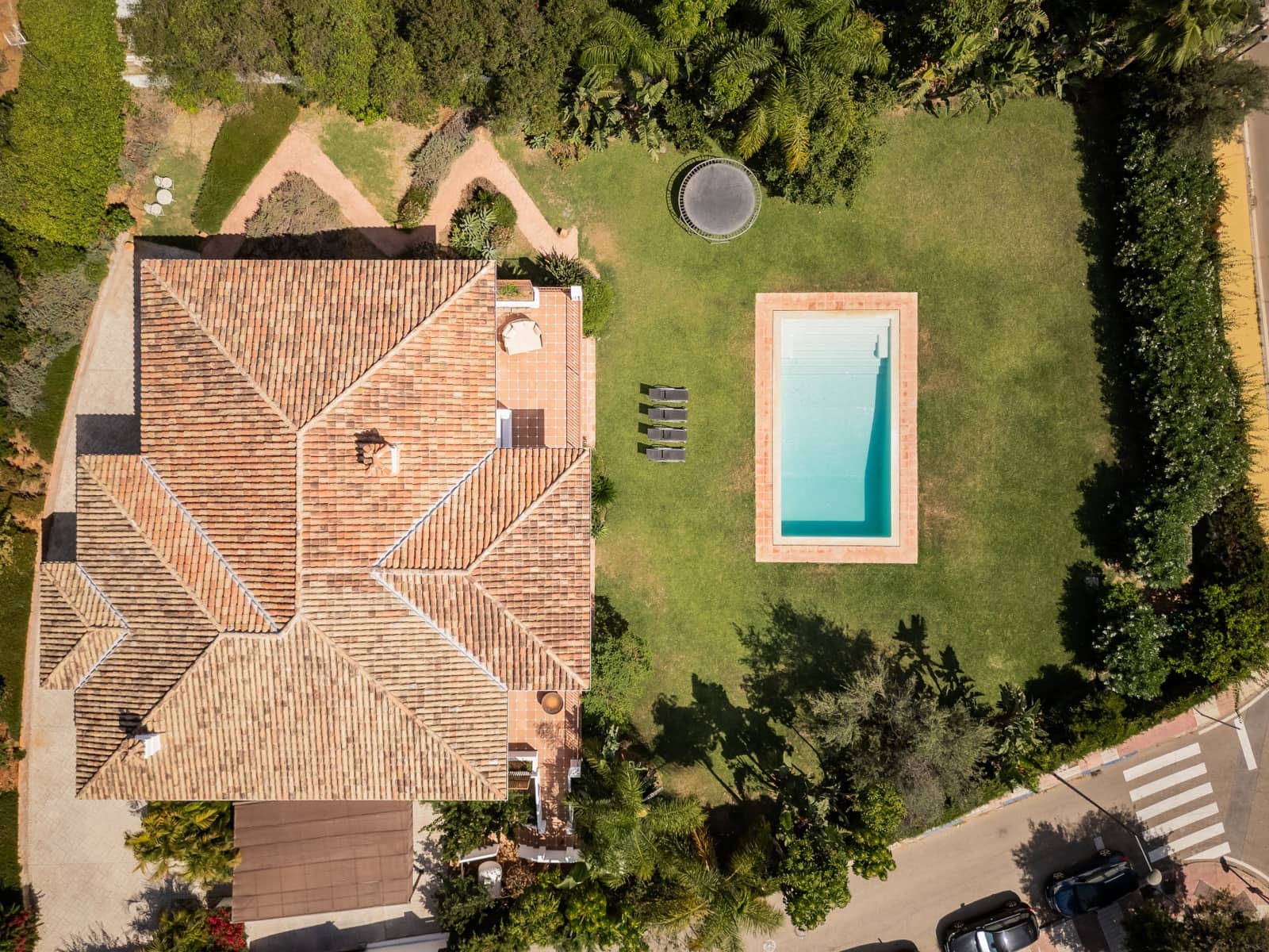 5 bedroom Villa for sale in Golden Mile with pool garage - € 3,850,000 (Ref: 9146995)