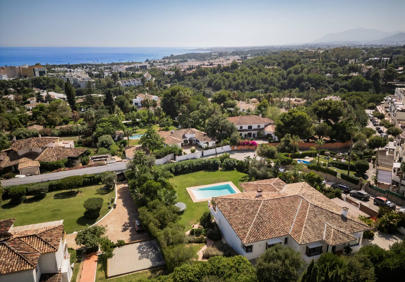 5 bedroom Villa for sale in Golden Mile with pool garage - € 3,850,000 (Ref: 9146995)