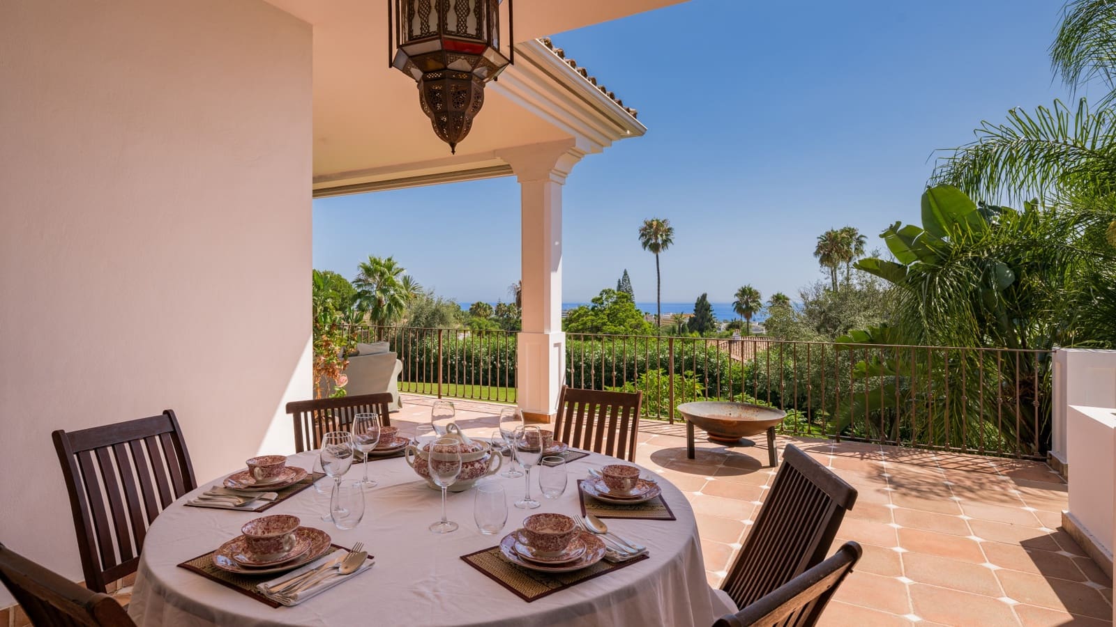 5 bedroom Villa for sale in Golden Mile with pool garage - € 3,850,000 (Ref: 9146995)