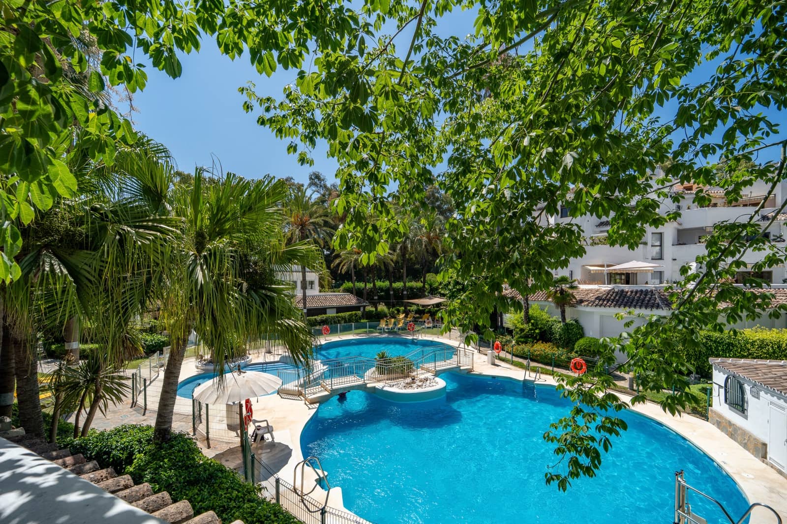 4 slaapkamer Penthouse te koop in Marbella met zwembad - € 1.295.000 (Ref: 9151846)