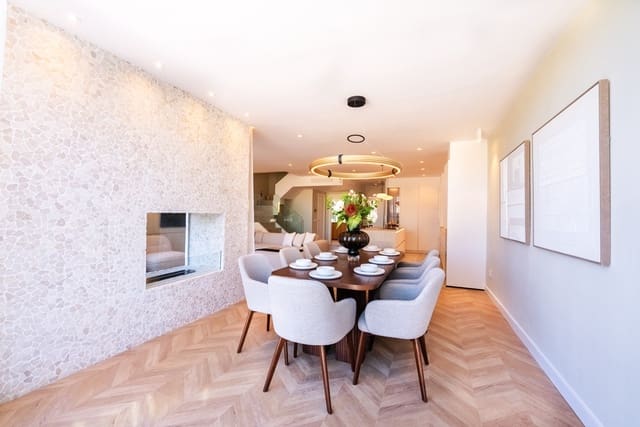 5 bedroom Townhouse for sale in Marbella with pool garage - € 2,495,000 (Ref: 9151847)