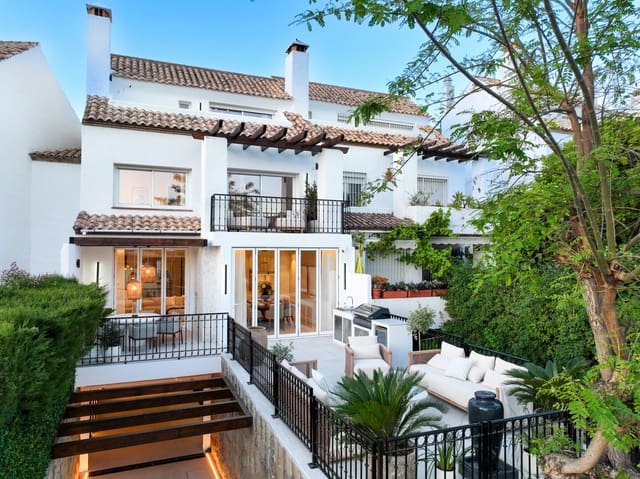 5 bedroom Townhouse for sale in Marbella with pool garage - € 2,495,000 (Ref: 9151847)