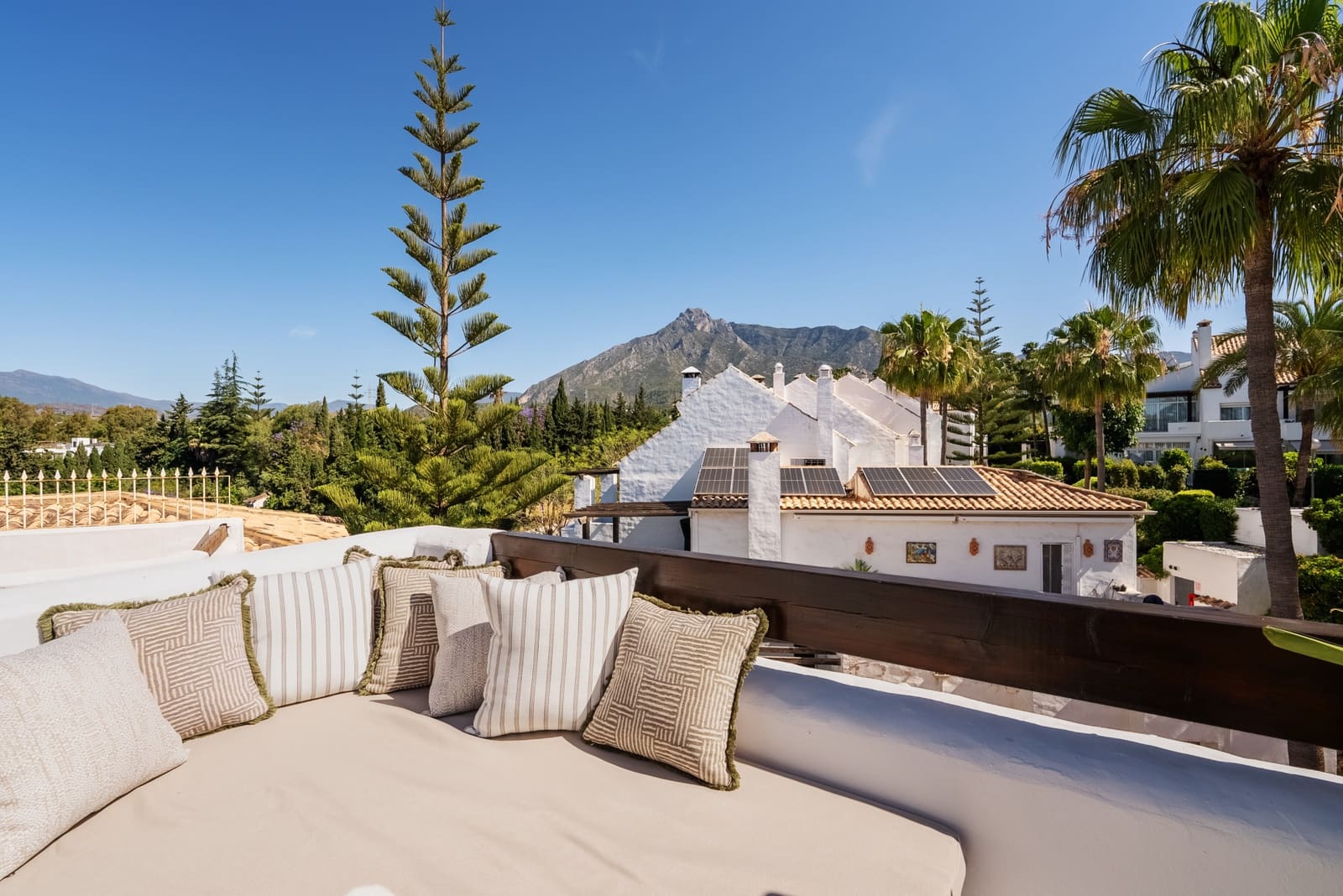 Casa de 5 habitaciones en Marbella en venta con piscina garaje - 2.495.000 € (Ref: 9151847)