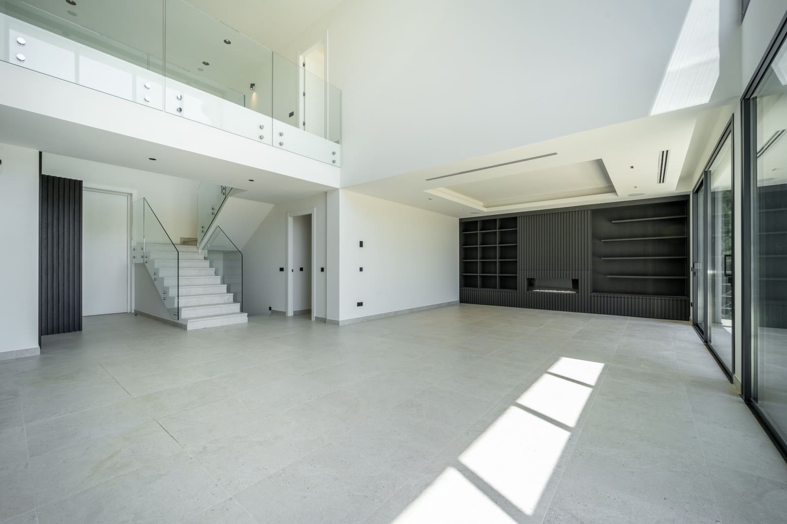 4 sypialnia Willa na sprzedaż w Marbella z basenem garażem - 3 350 000 € (Ref: 9163656)