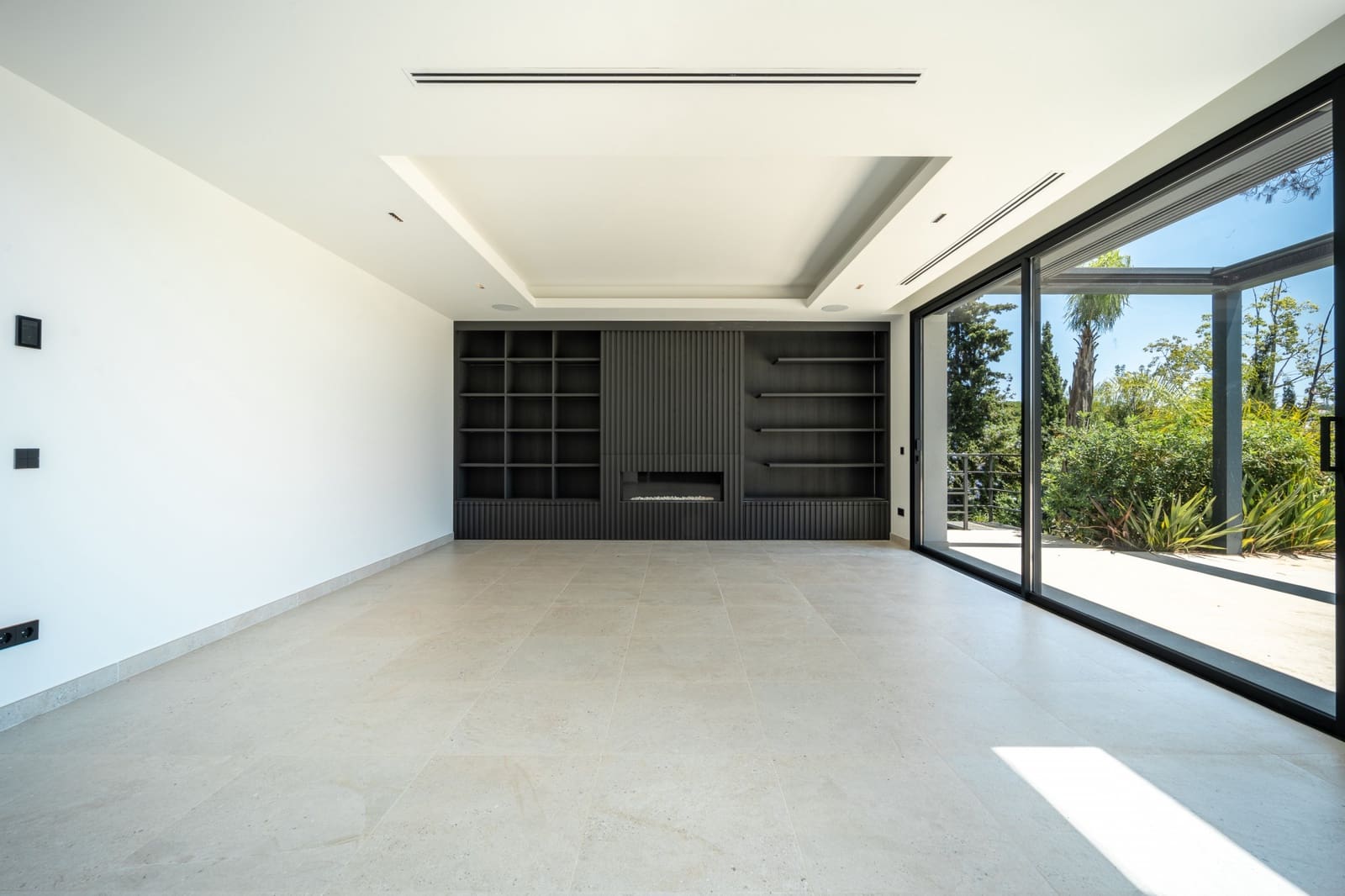 4 sypialnia Willa na sprzedaż w Marbella z basenem garażem - 3 350 000 € (Ref: 9163656)