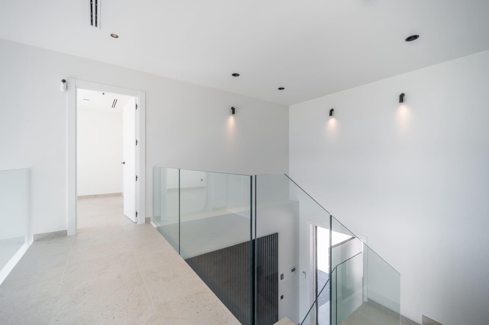4 sypialnia Willa na sprzedaż w Marbella z basenem garażem - 3 350 000 € (Ref: 9163656)