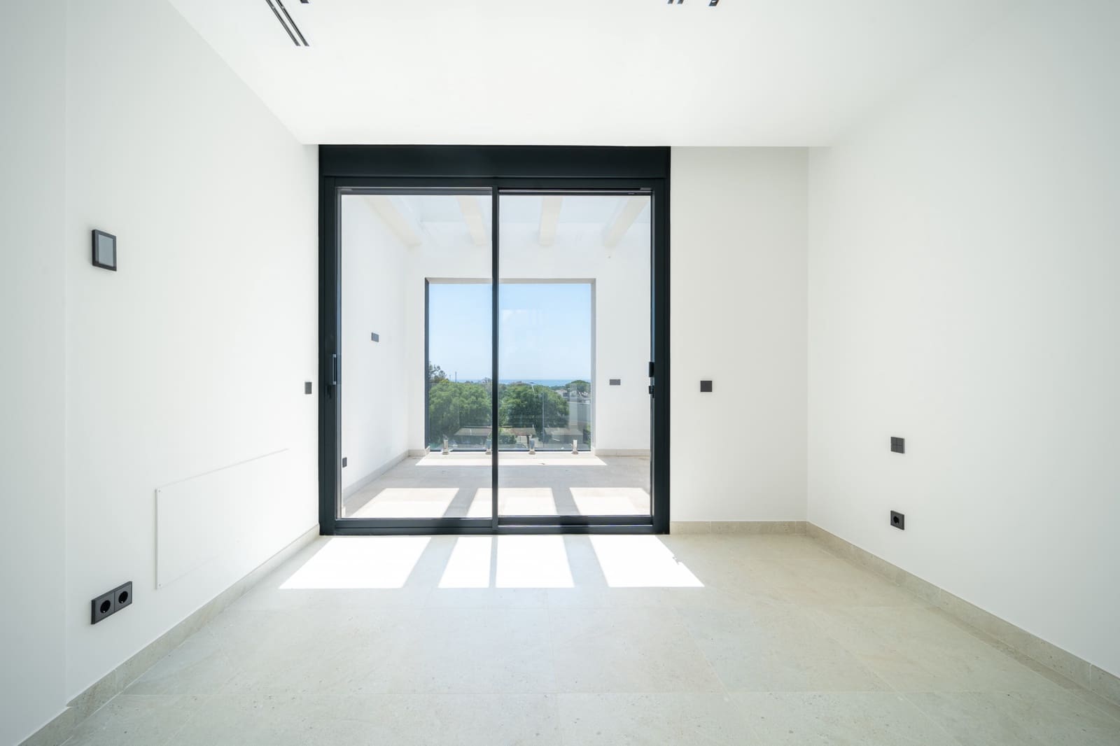 4 sypialnia Willa na sprzedaż w Marbella z basenem garażem - 3 350 000 € (Ref: 9163656)