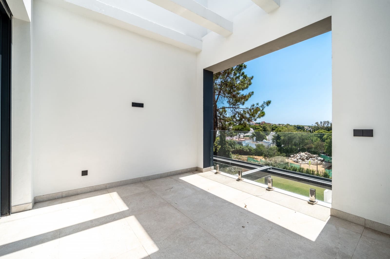 4 sypialnia Willa na sprzedaż w Marbella z basenem garażem - 3 350 000 € (Ref: 9163656)