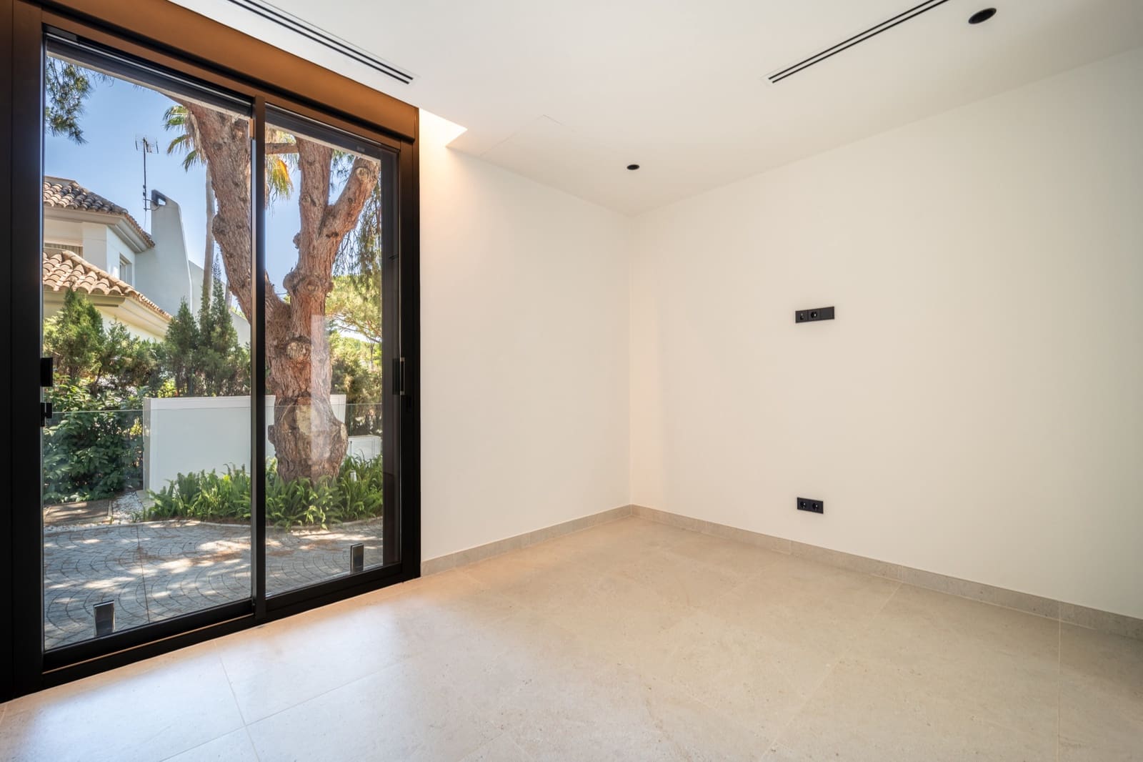 4 sypialnia Willa na sprzedaż w Marbella z basenem garażem - 3 350 000 € (Ref: 9163656)