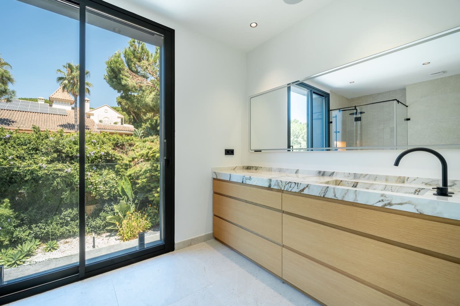 4 sypialnia Willa na sprzedaż w Marbella z basenem garażem - 3 350 000 € (Ref: 9163656)