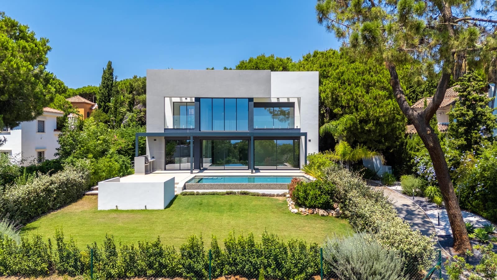 4 sypialnia Willa na sprzedaż w Marbella z basenem garażem - 3 350 000 € (Ref: 9163656)