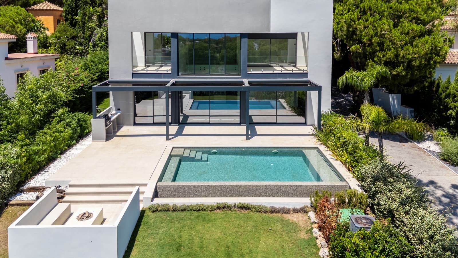 4 sypialnia Willa na sprzedaż w Marbella z basenem garażem - 3 350 000 € (Ref: 9163656)