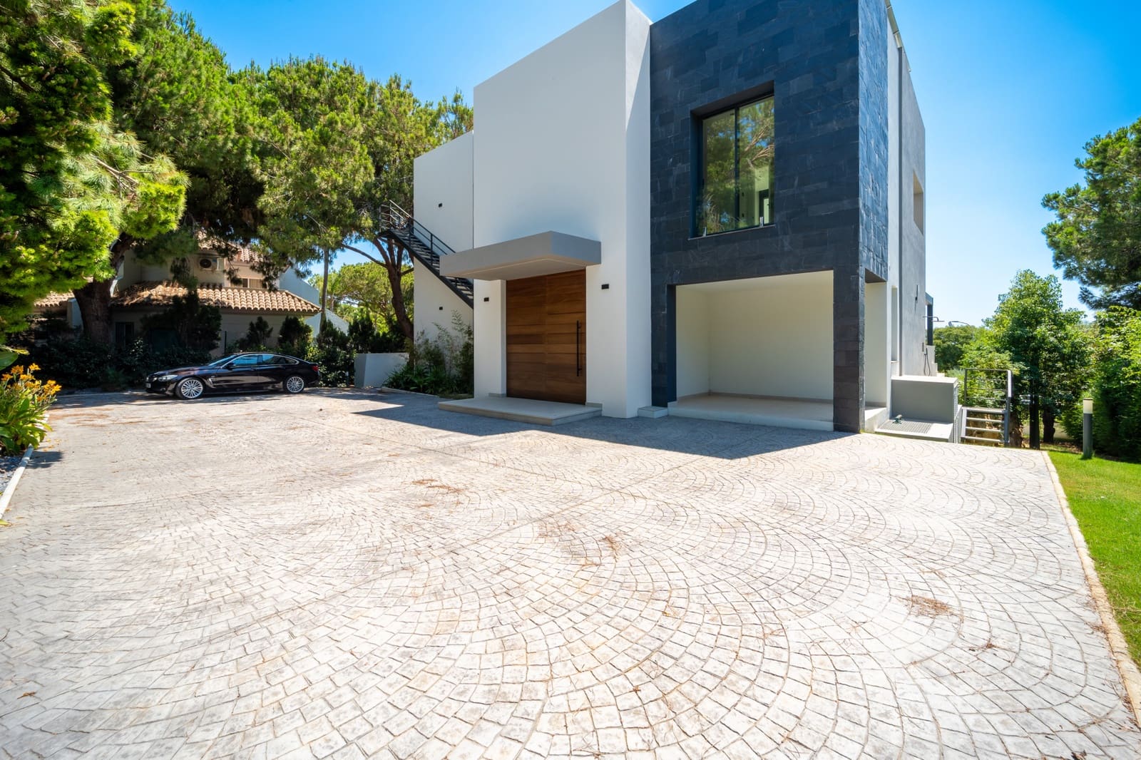 4 sypialnia Willa na sprzedaż w Marbella z basenem garażem - 3 350 000 € (Ref: 9163656)