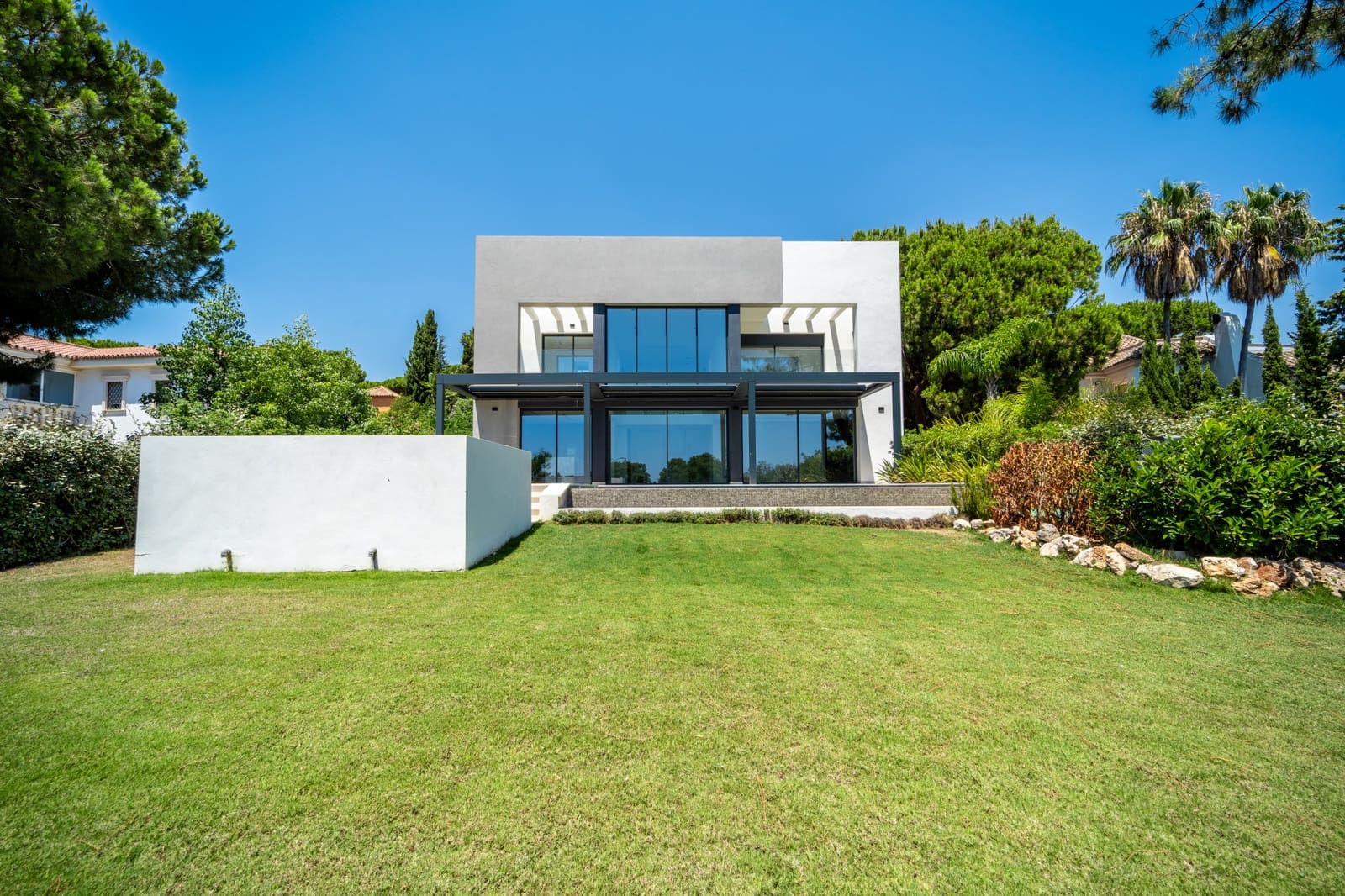 4 sypialnia Willa na sprzedaż w Marbella z basenem garażem - 3 350 000 € (Ref: 9163656)