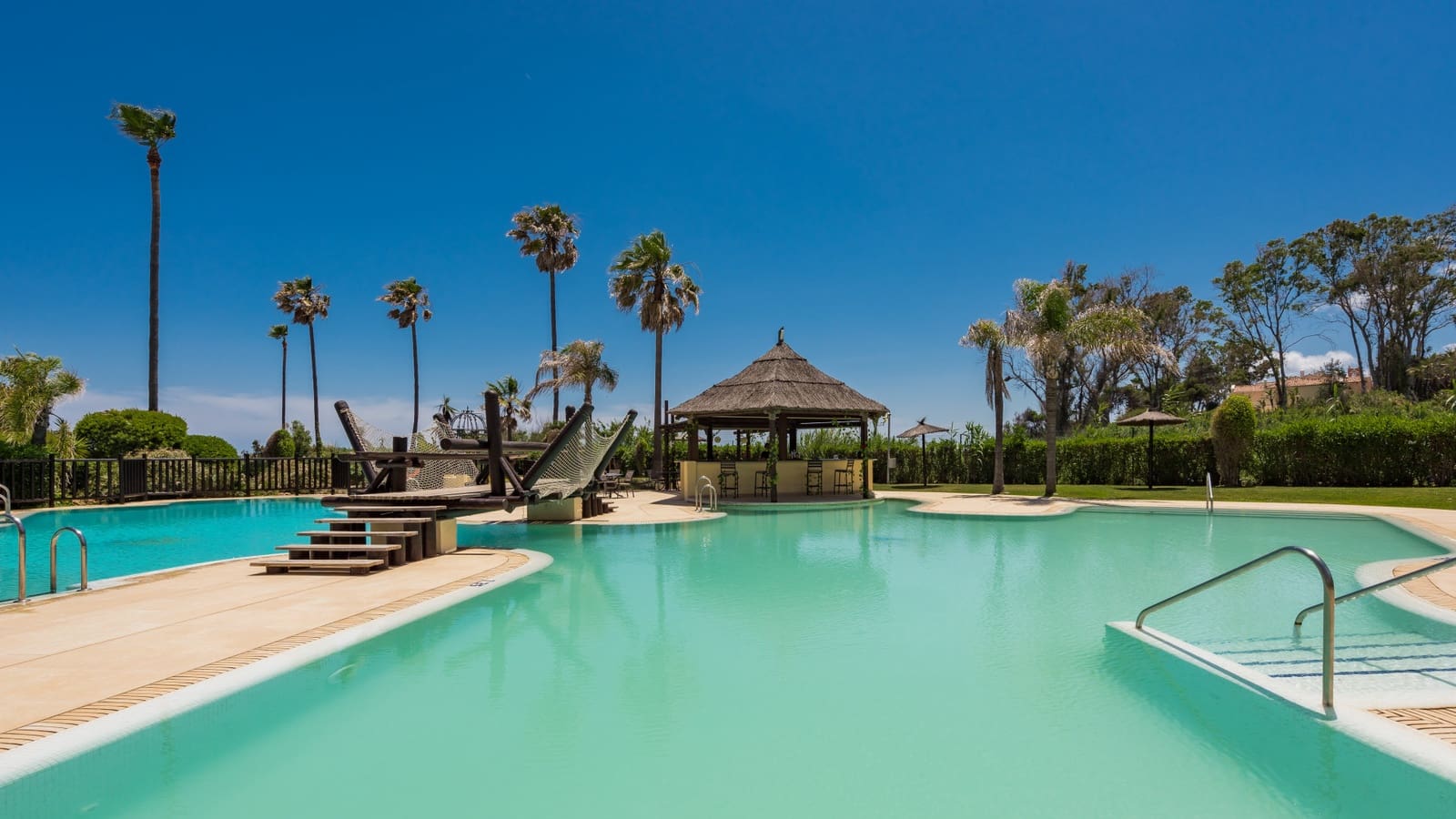 3 chambre Penthouse à vendre à Estepona avec piscine garage - 2 695 000 € (Ref: 9186833)