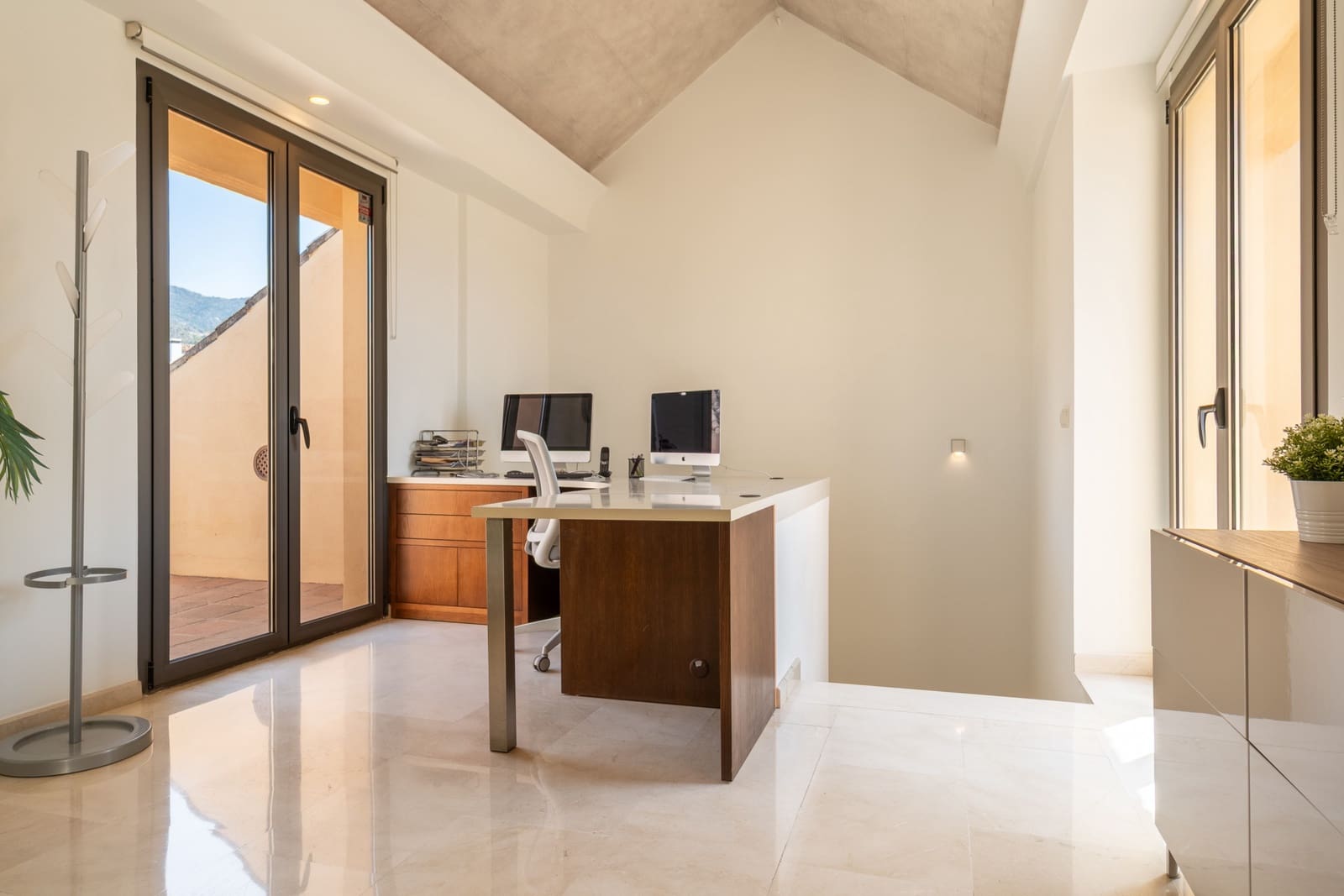 Kontor til salg i Golden Mile med garage - € 420.000 (Ref: 9186835)