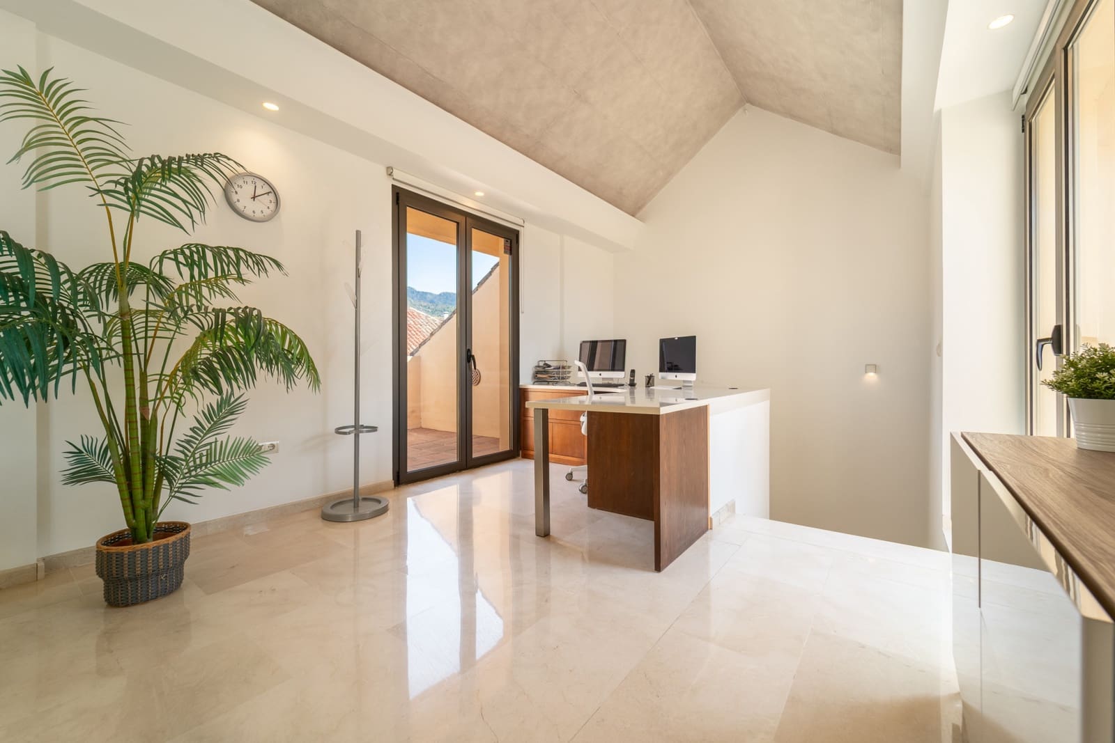 Kontor til salg i Golden Mile med garage - € 420.000 (Ref: 9186835)