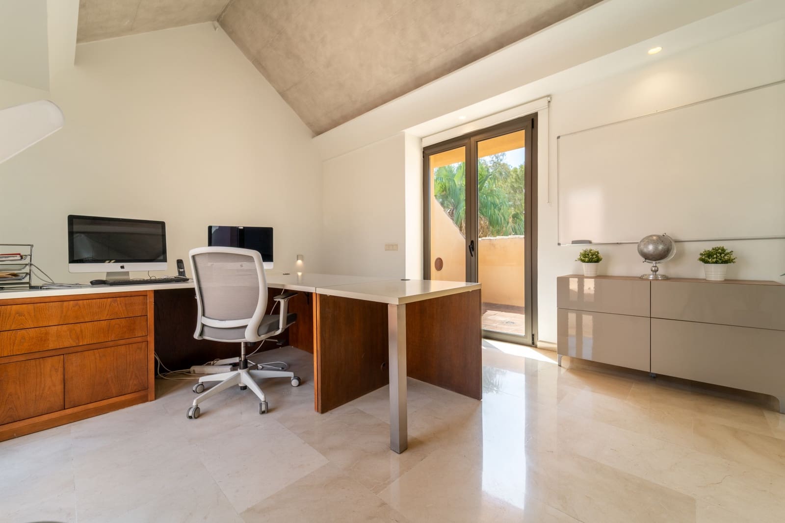 Kontor til salg i Golden Mile med garage - € 420.000 (Ref: 9186835)