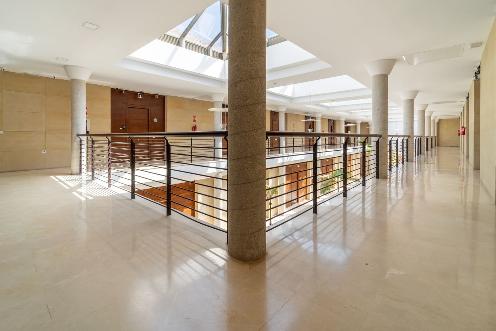 Kontor til salg i Golden Mile med garage - € 420.000 (Ref: 9186835)