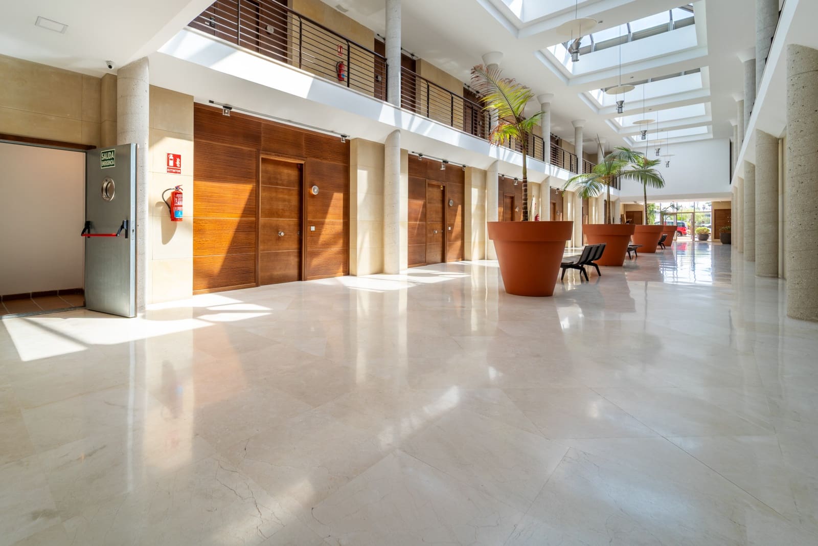 Kontor til salg i Golden Mile med garage - € 420.000 (Ref: 9186835)