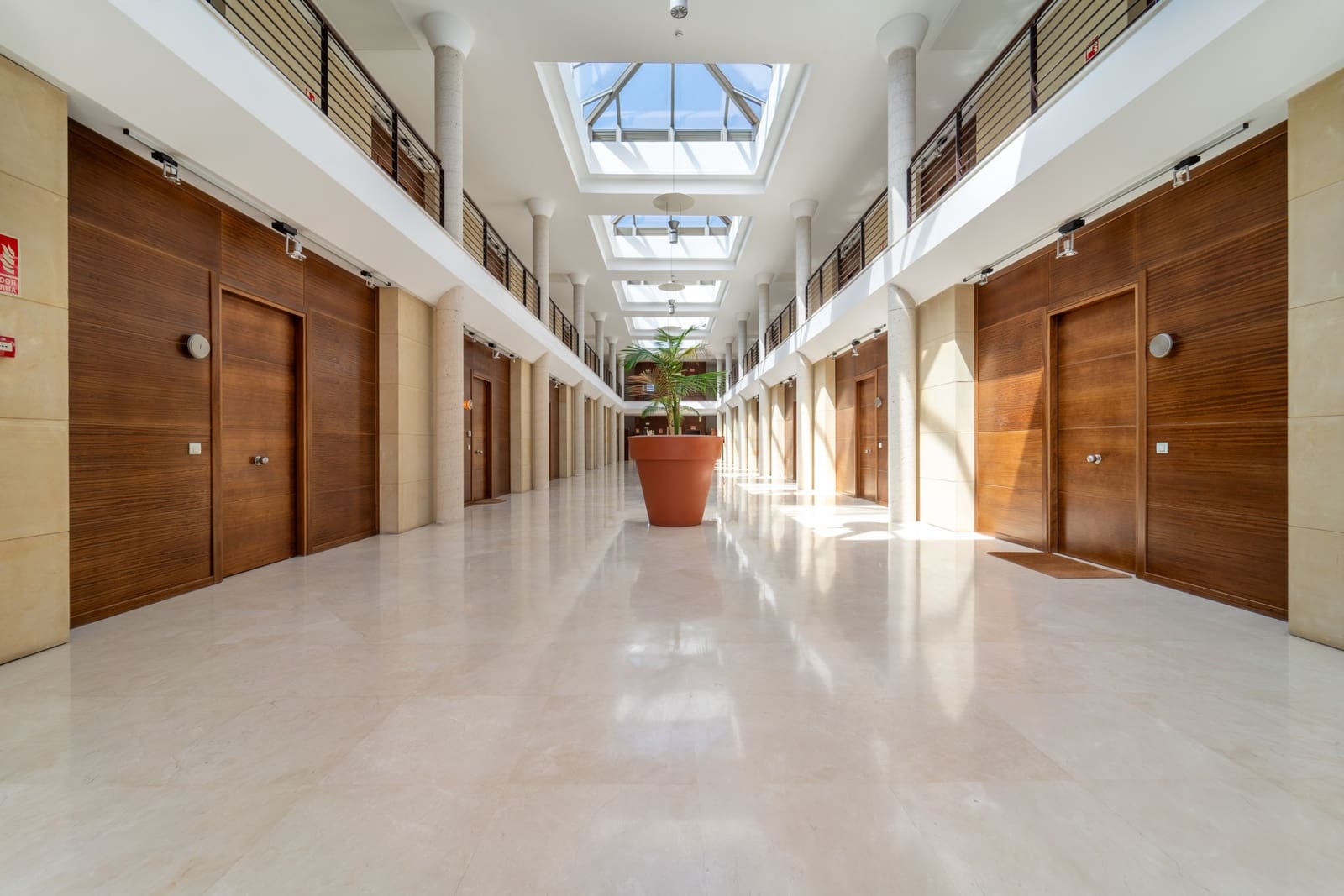 Kontor til salg i Golden Mile med garage - € 420.000 (Ref: 9186835)