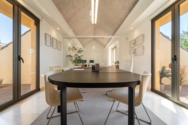 Office for sale in Golden Mile, Marbella with garage - € 420,000 (Ref: 9186835)
