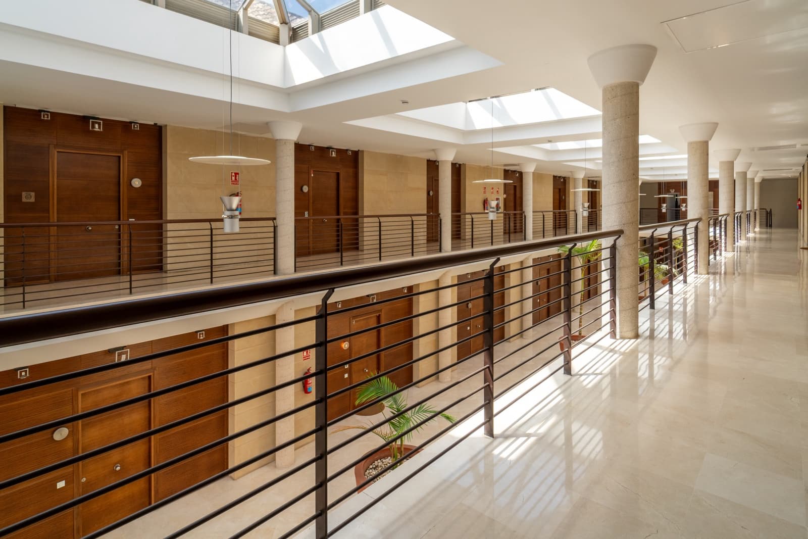 Kontor til salg i Golden Mile med garage - € 420.000 (Ref: 9186835)