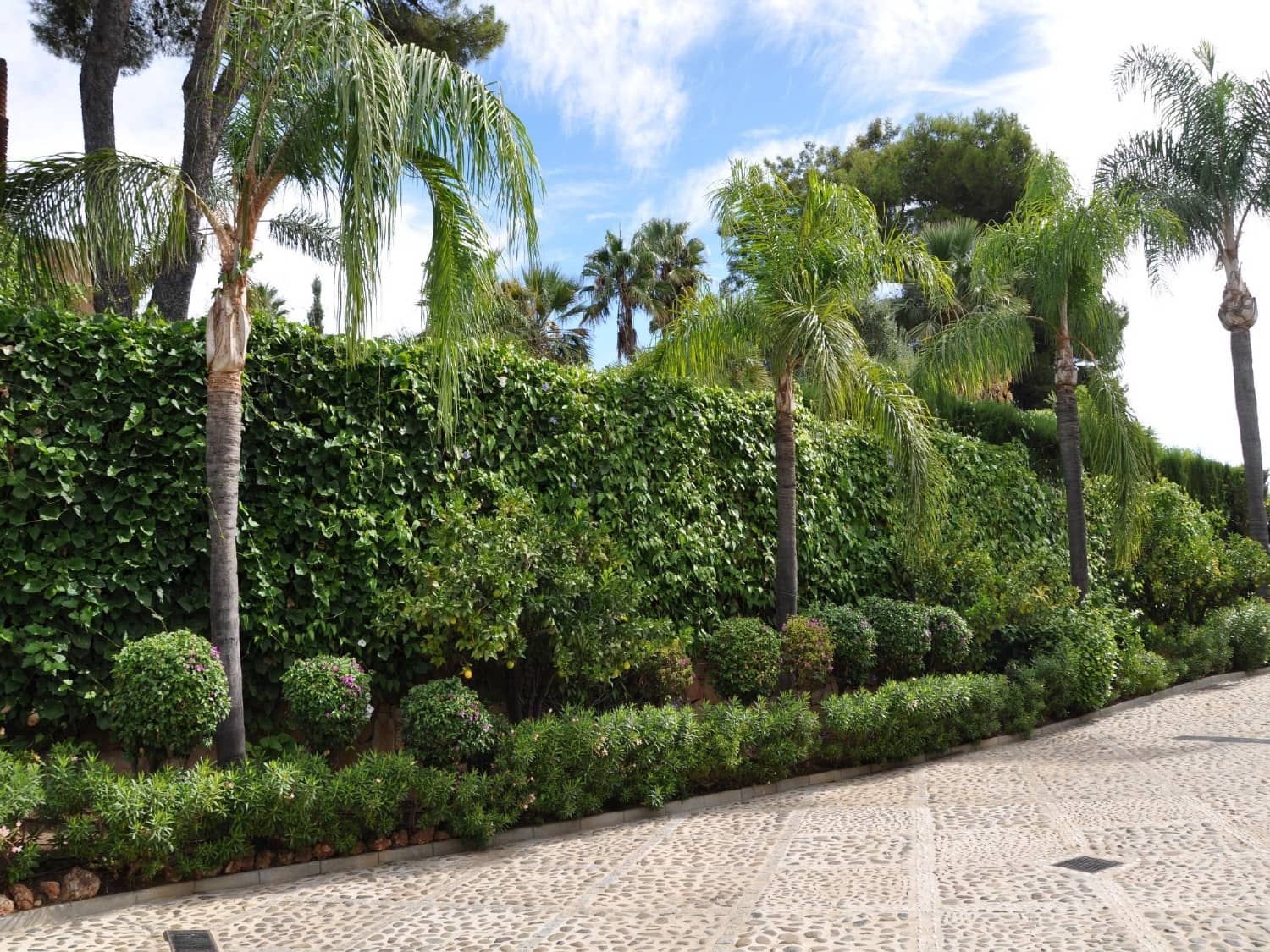 5 slaapkamer Villa te koop in Marbella met zwembad garage - € 13.800.000 (Ref: 9186836)