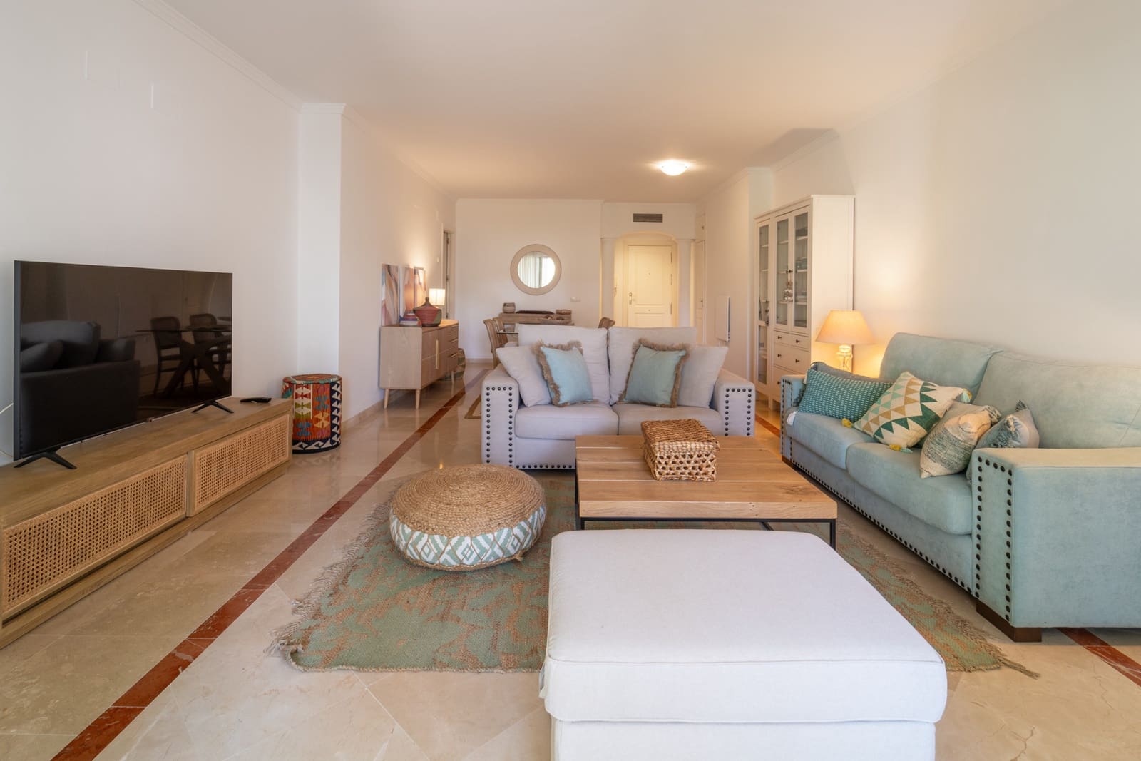 2 bedroom Apartment for rent in Marbella with pool garage - € 2,950 (Ref: 9187444)