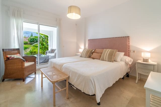 Appartement de 2 chambres à louer à Marbella avec piscine garage - 2 950 € (Ref: 9187444)