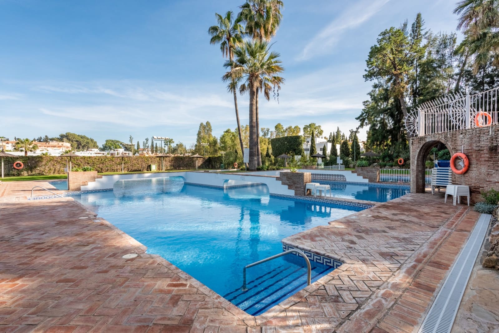 2 bedroom Apartment for rent in Marbella with pool garage - € 2,950 (Ref: 9187444)
