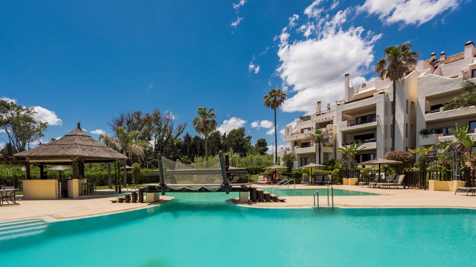 3 chambre Penthouse à vendre à Estepona avec piscine garage - 2 995 000 € (Ref: 9188385)
