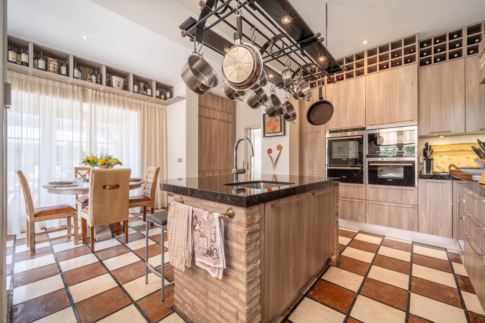 7 slaapkamer Villa te huur in Marbella met zwembad garage - € 14.000 (Ref: 9190597)