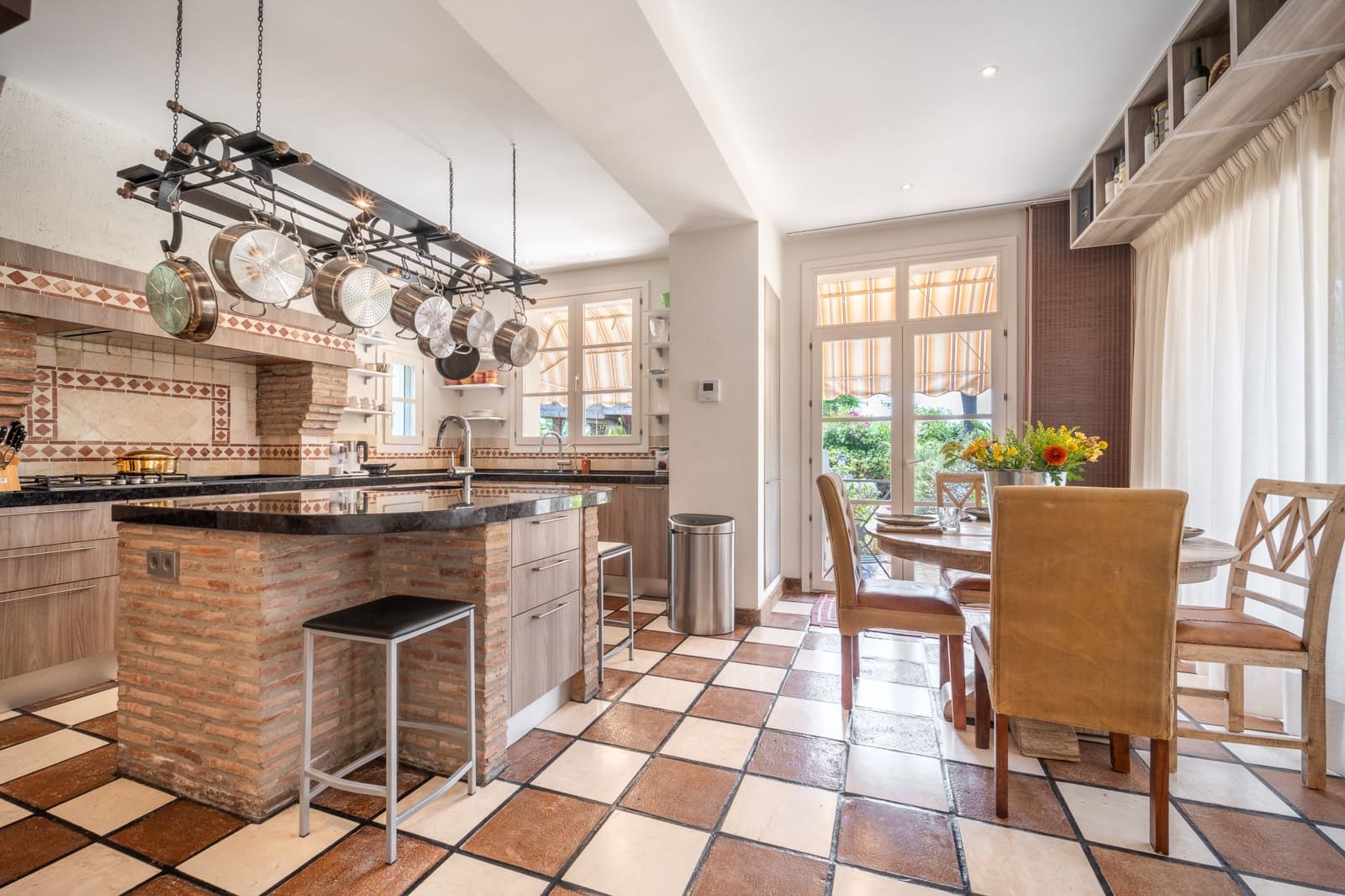 7 slaapkamer Villa te huur in Marbella met zwembad garage - € 14.000 (Ref: 9190597)