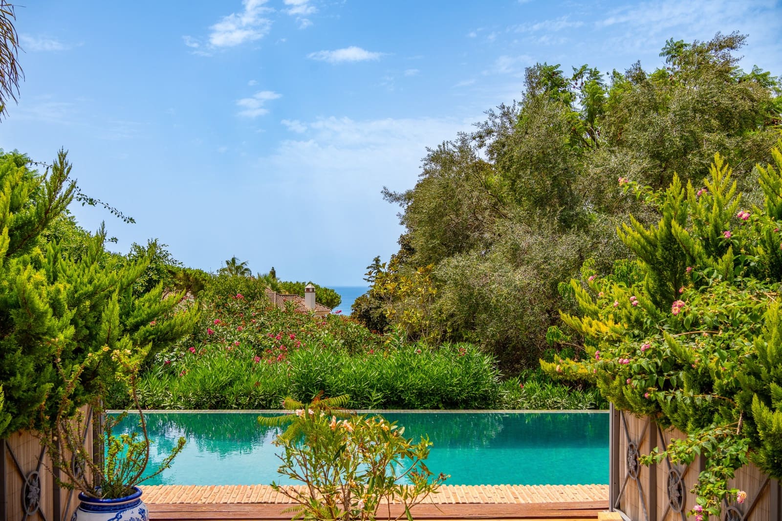 7 bedroom Villa for rent in Marbella with pool garage - € 11,000 (Ref: 9190597)