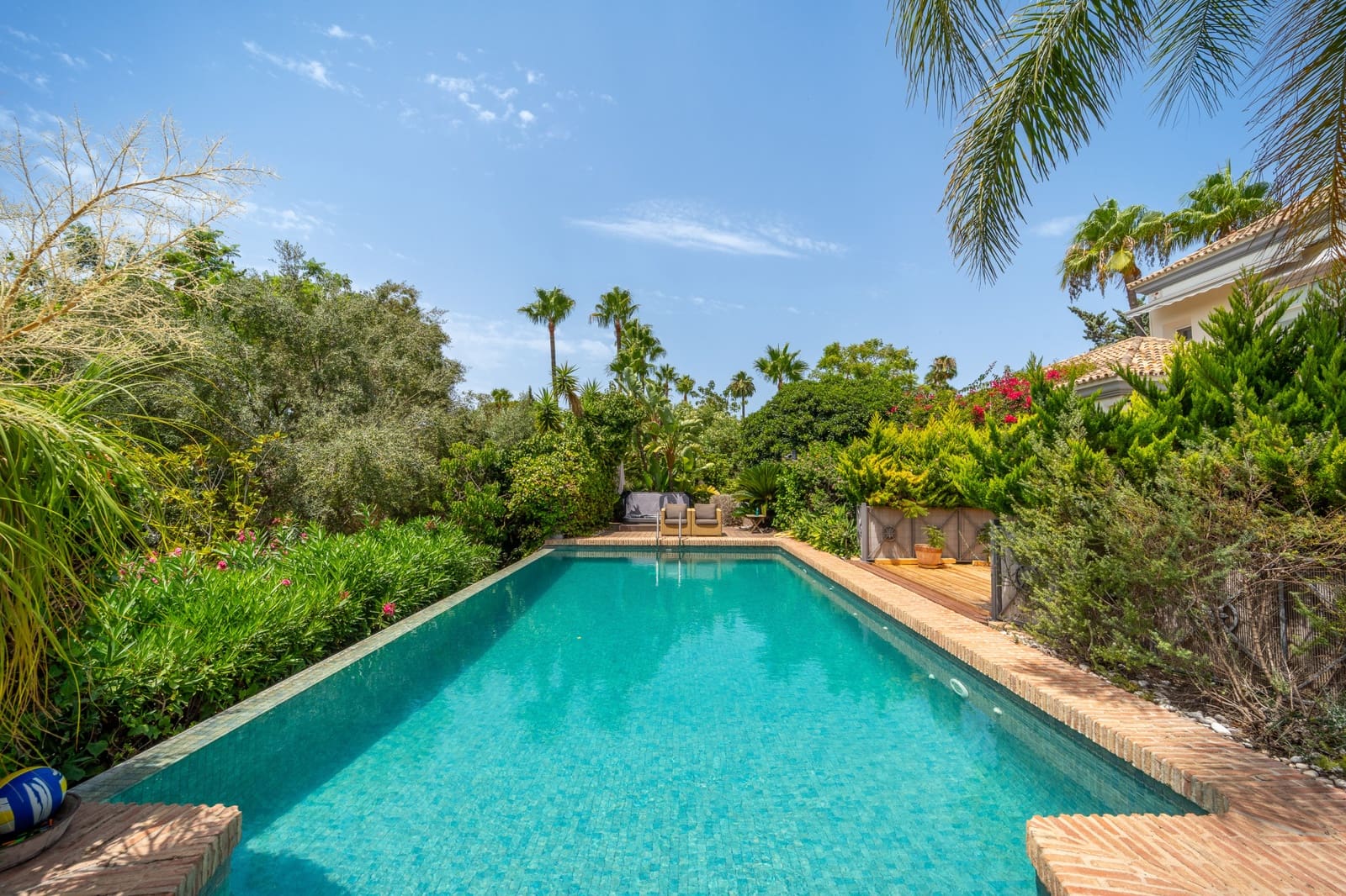 7 bedroom Villa for rent in Marbella with pool garage - € 11,000 (Ref: 9190597)