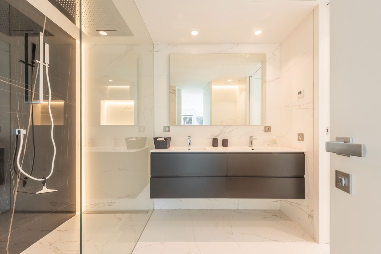 3 chambre Appartement à vendre à Marbella avec piscine garage - 3 800 000 € (Ref: 9191018)