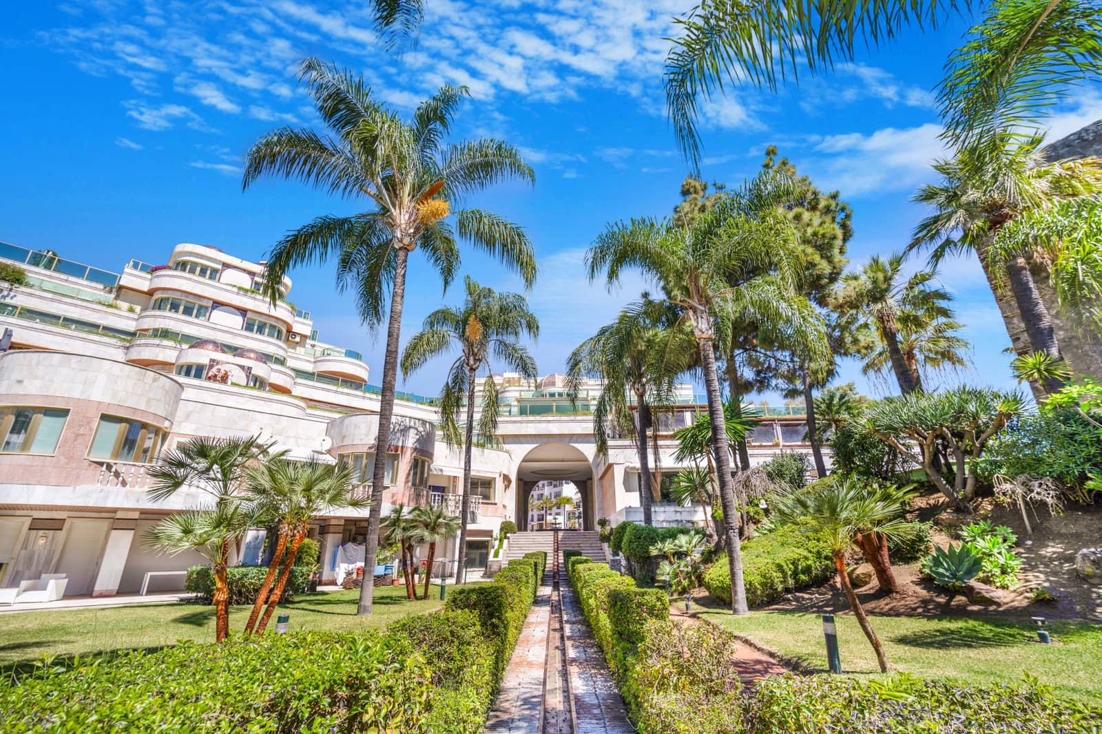 4 Zimmer Apartment zu verkaufen in Marbella mit Pool Garage - 4.950.000 € (Ref: 9192276)