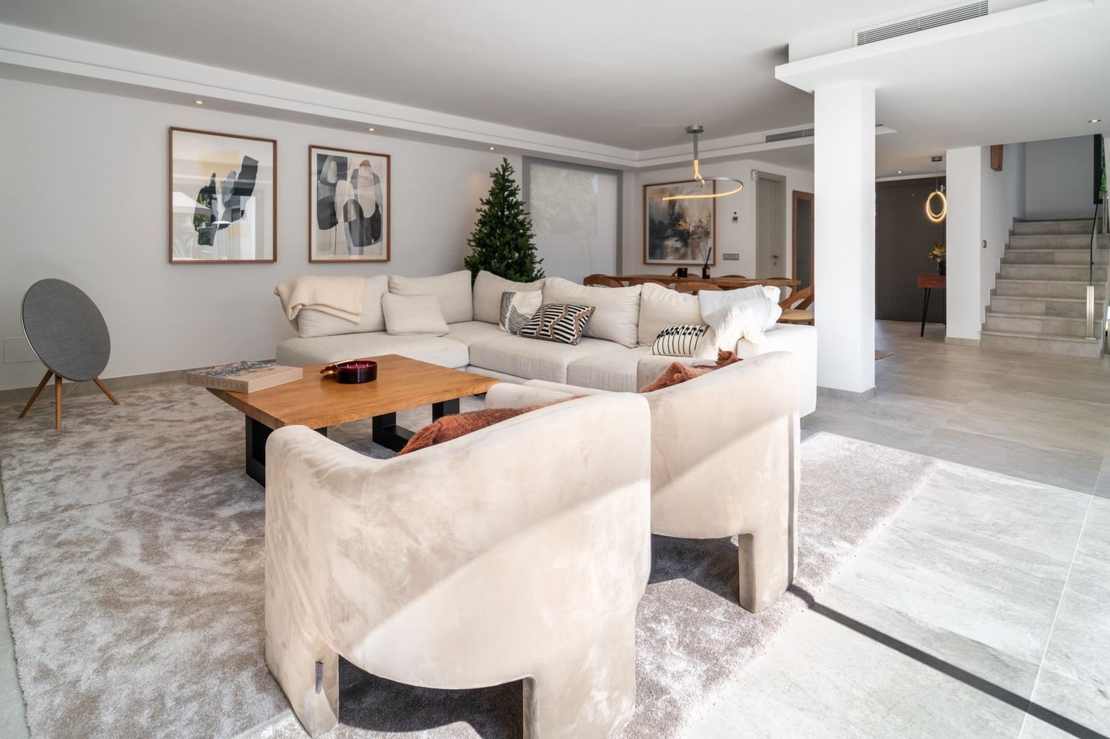 5 bedroom Villa for sale in Marbella with pool garage - € 2,350,000 (Ref: 9192277)