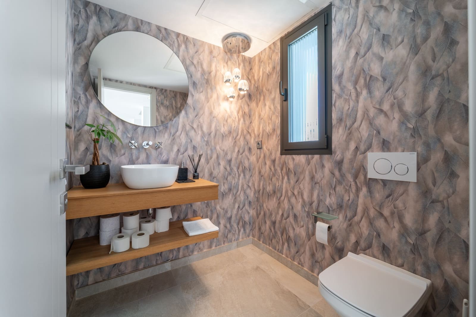 5 bedroom Villa for sale in Marbella with pool garage - € 2,350,000 (Ref: 9192277)