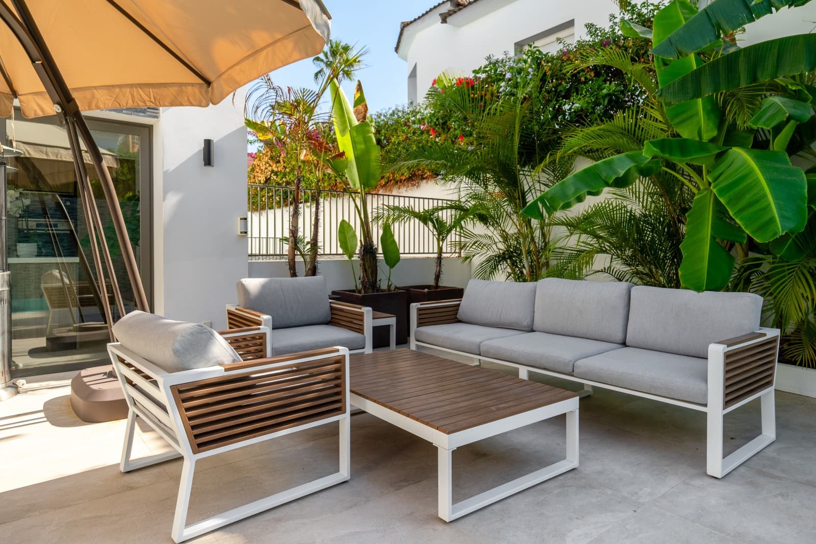 5 bedroom Villa for sale in Marbella with pool garage - € 2,350,000 (Ref: 9192277)